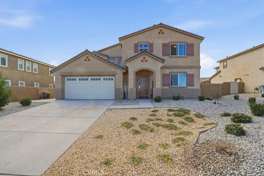 Property photo for 14219 Fir St, Oak Hills, CA
