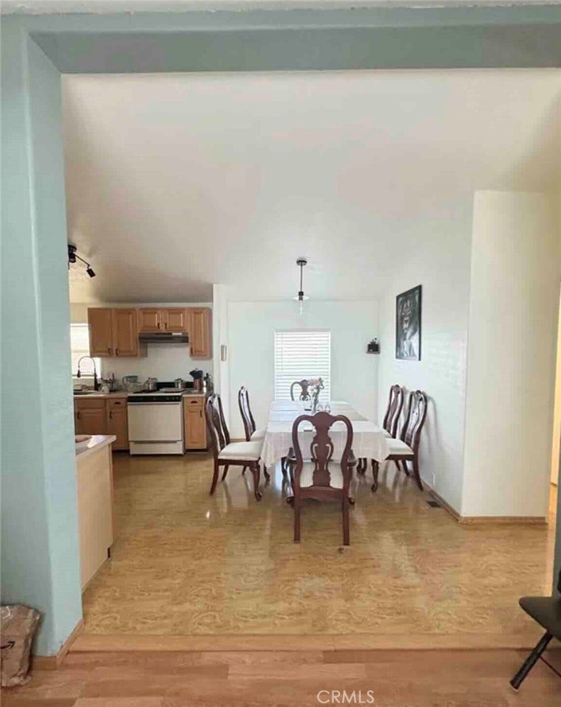 716 N Grand, #E2, Covina, CA 91723 716 N Grand, #E2, Covina, CA 91723