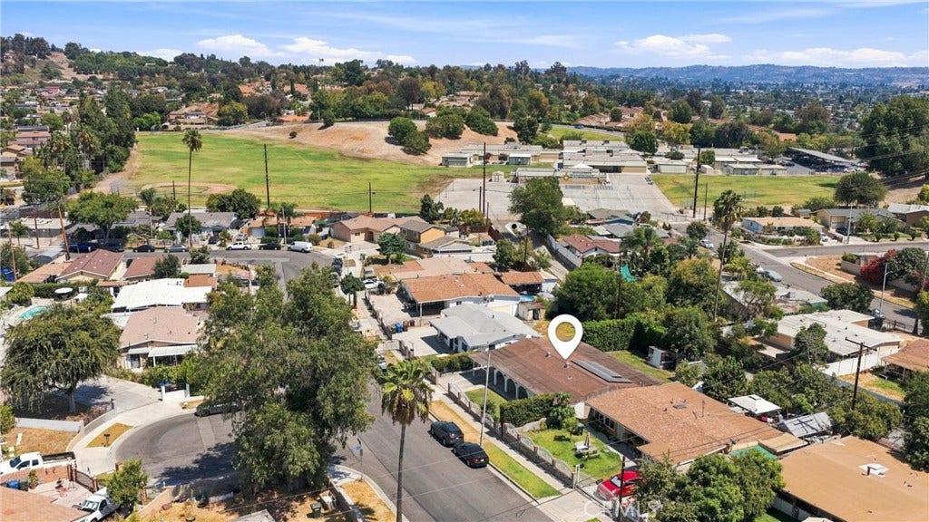 156 S Shipman, La Puente, CA 91744 156 S Shipman, La Puente, CA 91744