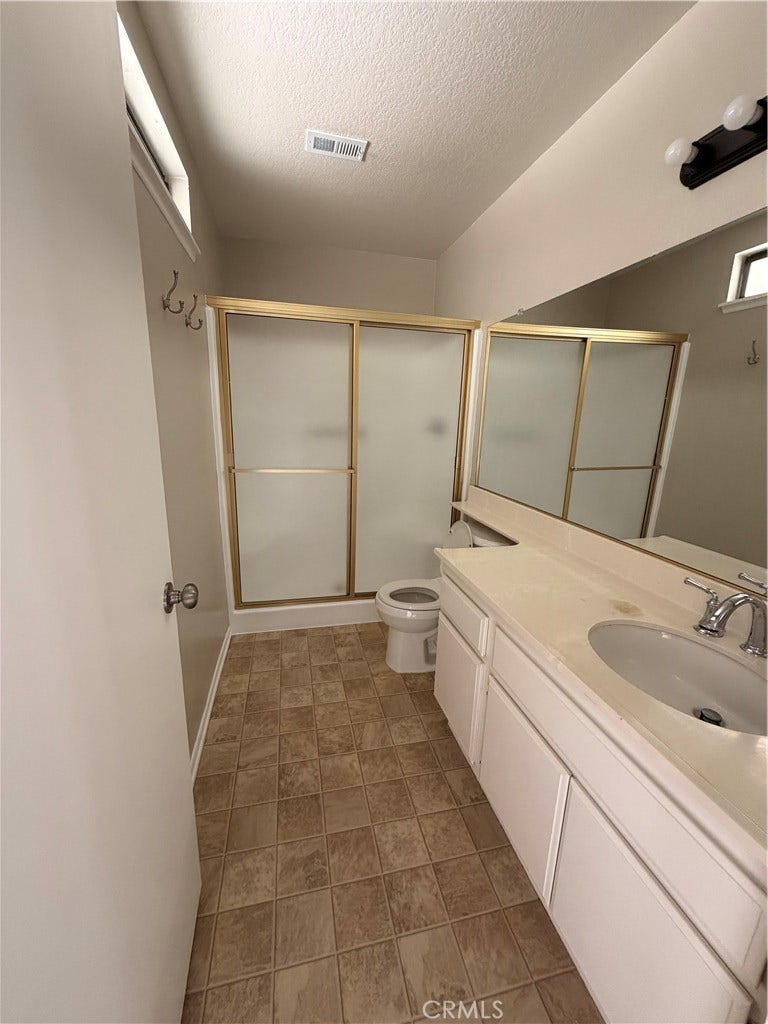 16241 Tokay, Victorville, CA 92395 Master Restroom