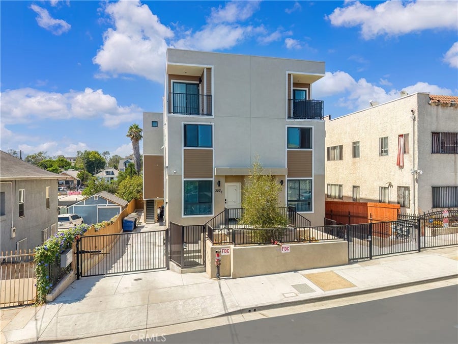 Property photo for 327 N Chicago, Los Angeles, CA