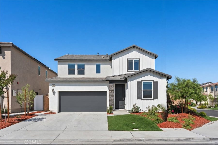 Property photo for 588 Calderwood Lane, Rialto, CA