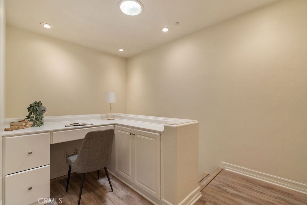 20 Orange Blossom Circle, Ladera Ranch, CA 92694 Upstairs loft/office space