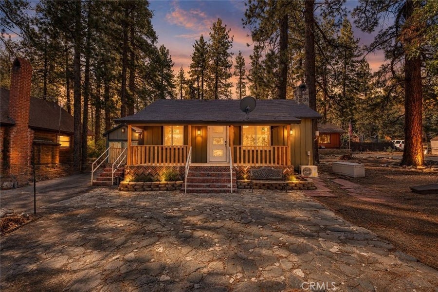 Property photo for 1459 Ross Street, Wrightwood, CA