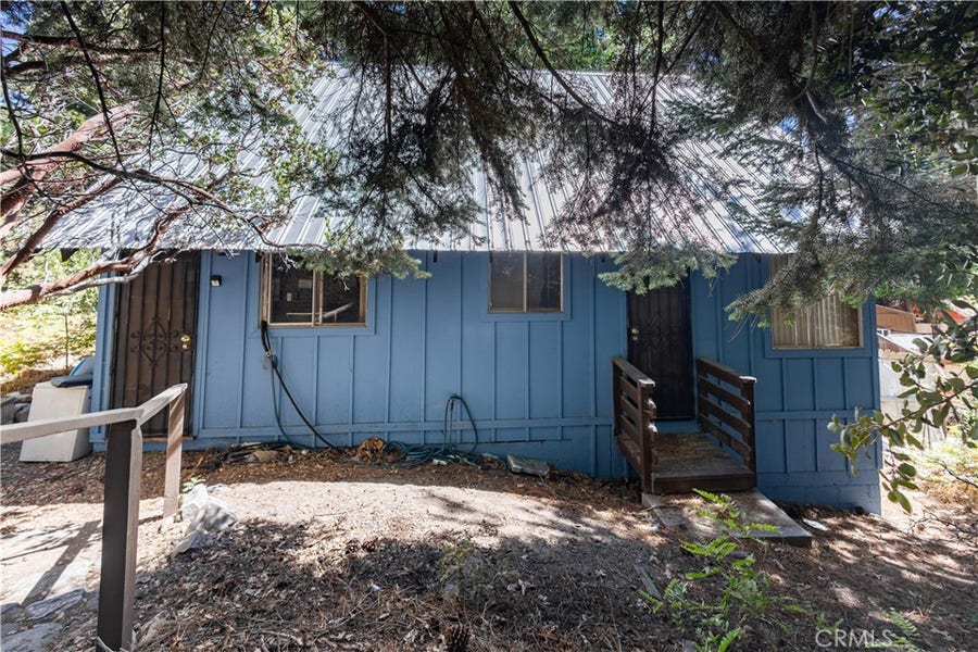 Property photo for 5895 Robin Oak, Angelus Oaks, CA