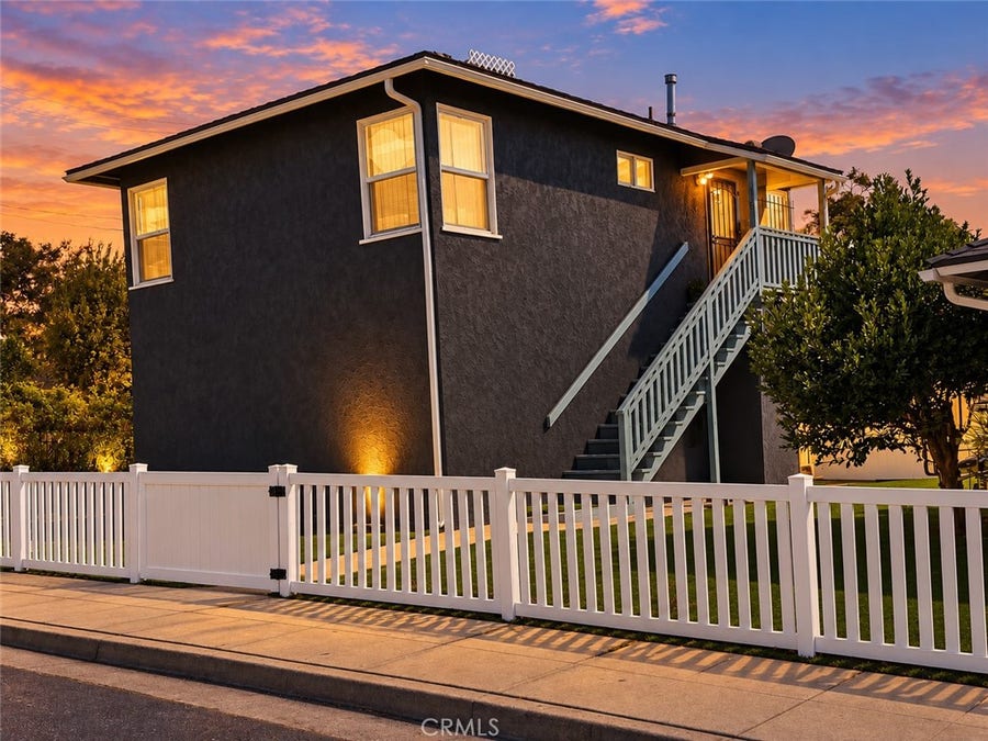 Property photo for 118 Grandview Street, Pasadena, CA
