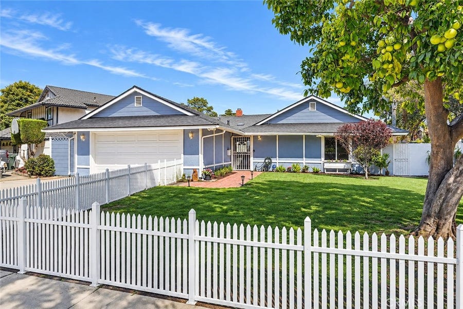 Property photo for 1630 E Edgecomb, Covina, CA