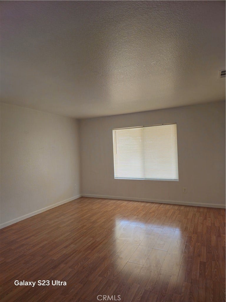 15333 Ross, Adelanto, CA 92301 Room