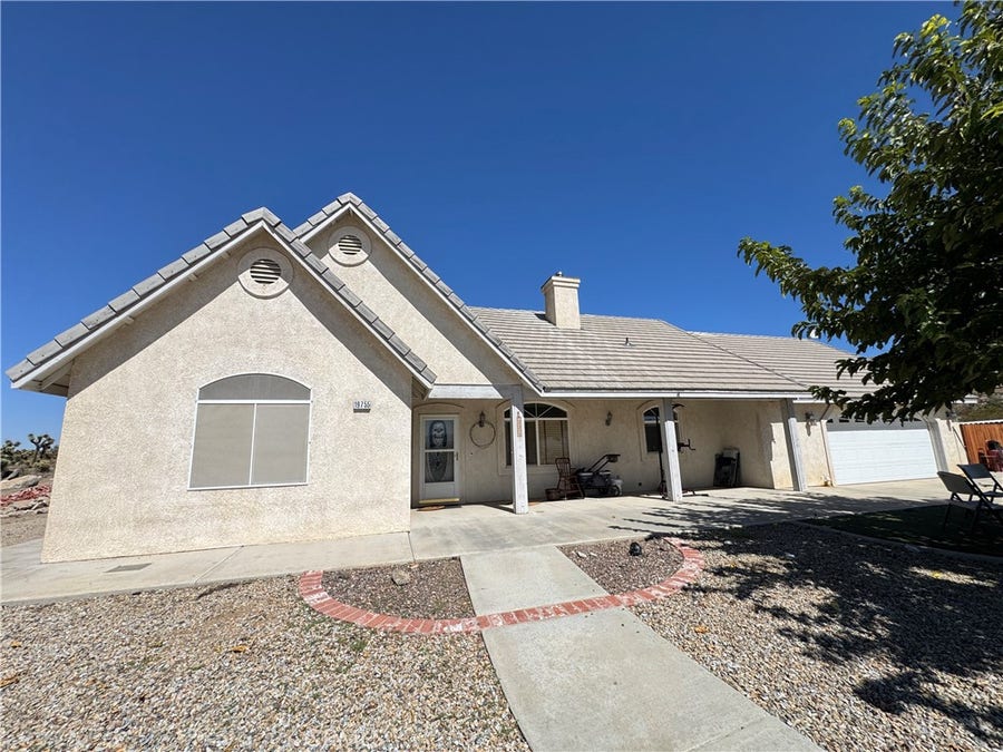 Property photo for 19755 Reyland Rd, Apple Valley, CA
