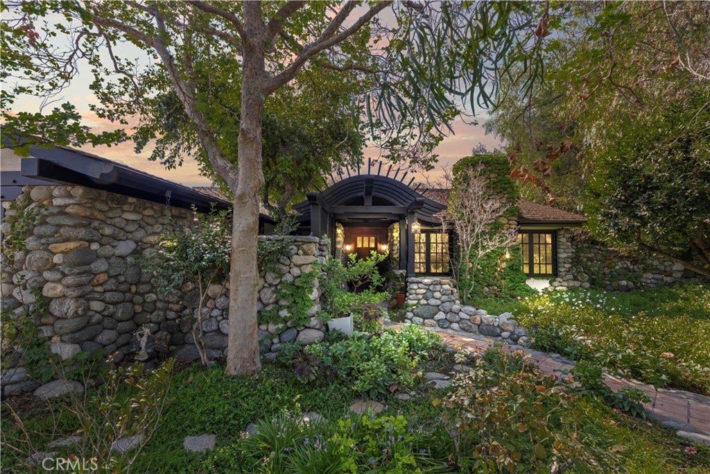 2293 Bonnie Brae, Claremont, CA 91711 2293 Bonnie Brae, Claremont, CA 91711