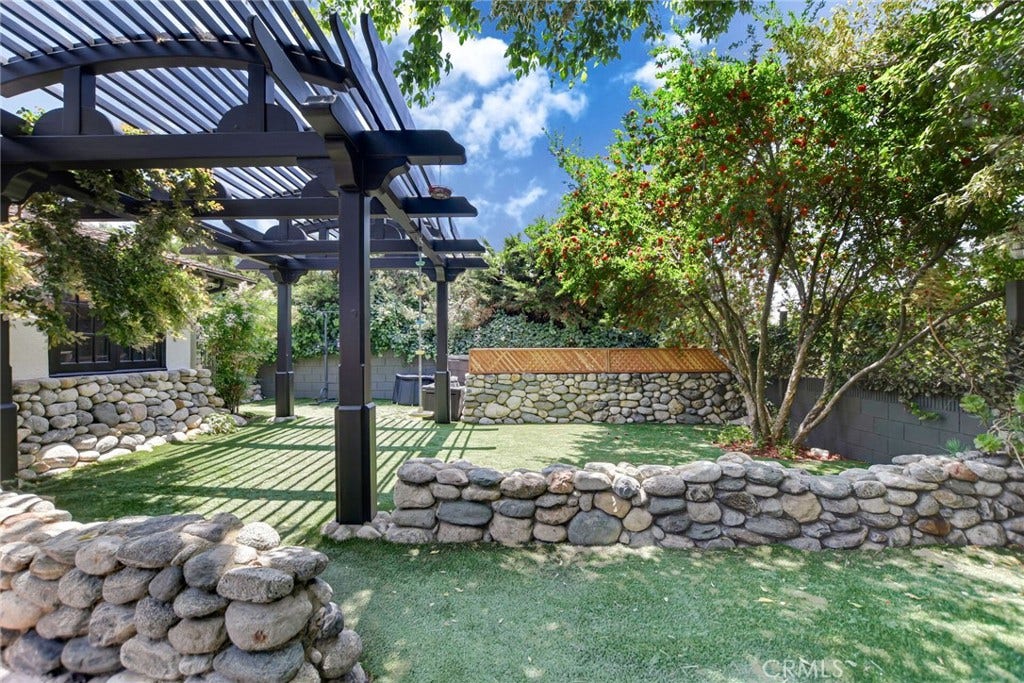 2293 Bonnie Brae, Claremont, CA 91711 2293 Bonnie Brae, Claremont, CA 91711