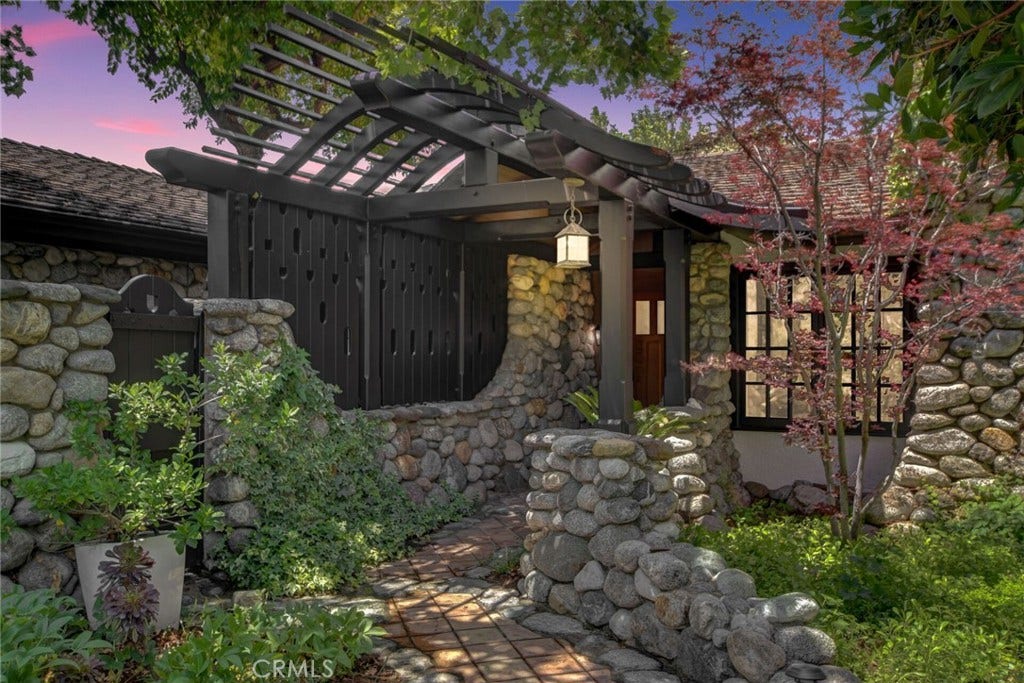 2293 Bonnie Brae, Claremont, CA 91711 2293 Bonnie Brae, Claremont, CA 91711