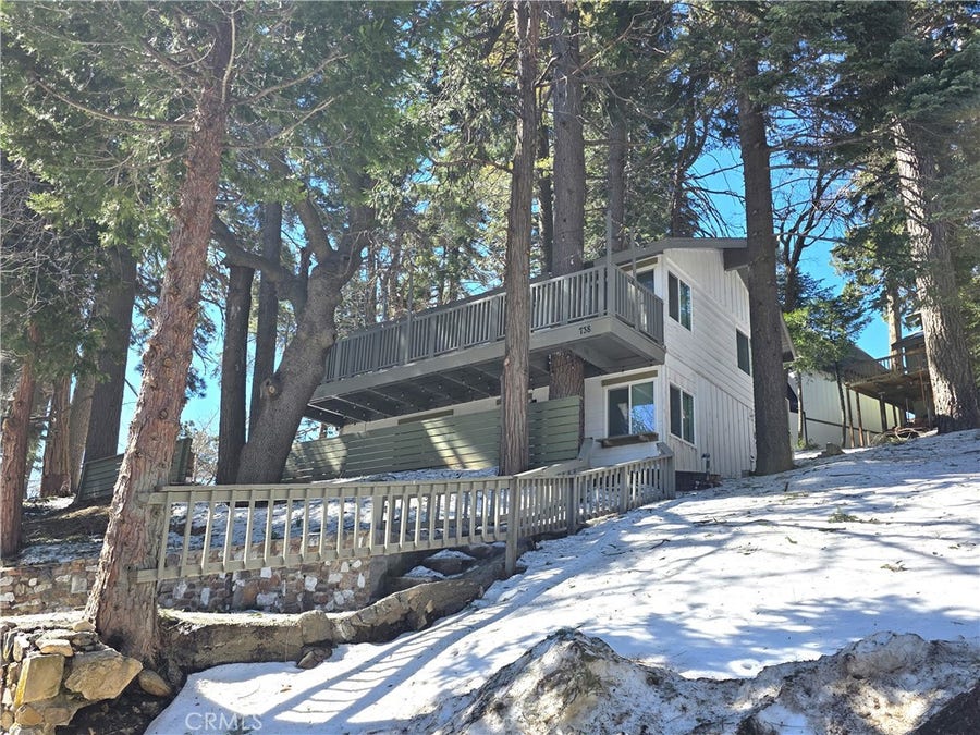 Property photo for 738 W Victoria Court, Lake Arrowhead, CA