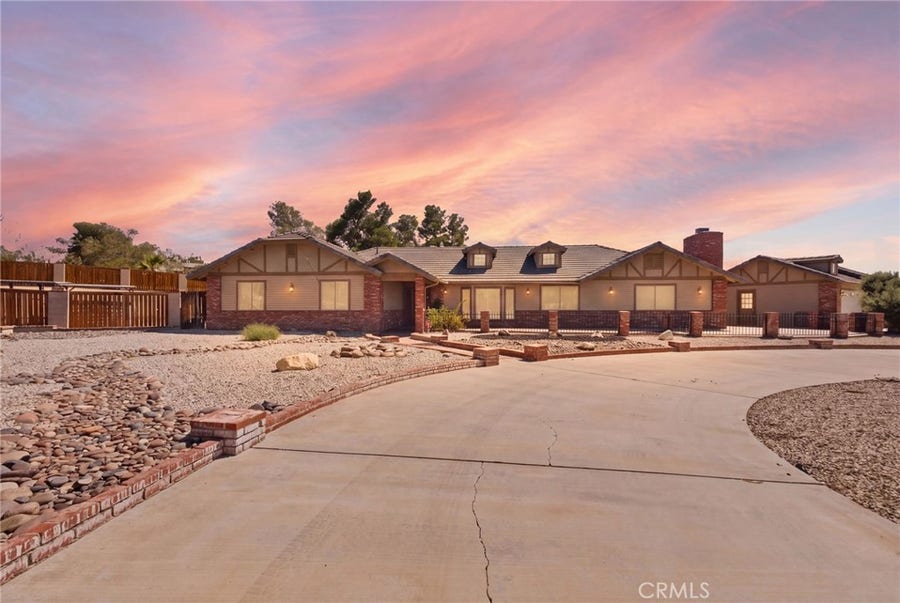 Property photo for 19989 Cronese, Apple Valley, CA