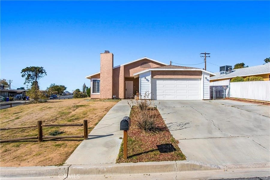 Property photo for 16422 Tolowa Road, Apple Valley, CA