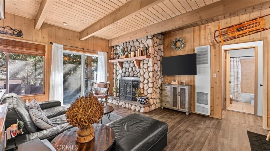 Property photo for 613 E Victoria Court, Lake Arrowhead, CA