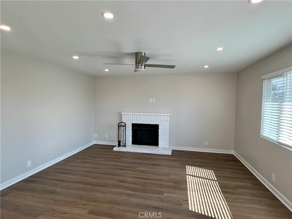 240 W El Portal, #B, San Clemente, CA 92672 Family room