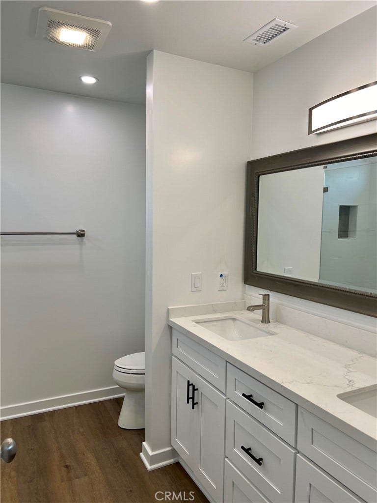 240 W El Portal, #B, San Clemente, CA 92672 Primary Bath