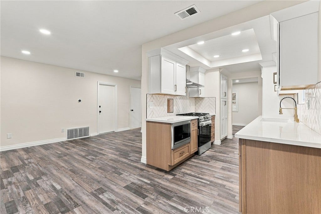 7855 Grace, Fontana, CA 92336 Family Room/Kitchen