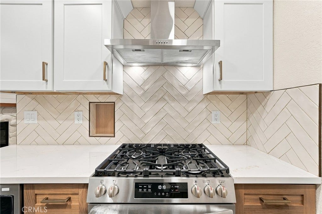 7855 Grace, Fontana, CA 92336 Kitchen