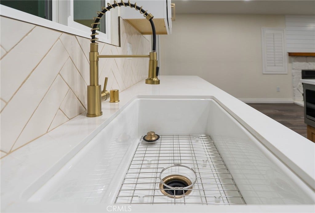 7855 Grace, Fontana, CA 92336 Kitchen Sink