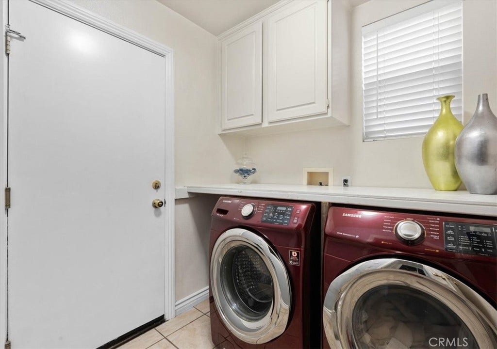 15590 Eastwind, Fontana, CA 92336 Laundry Room