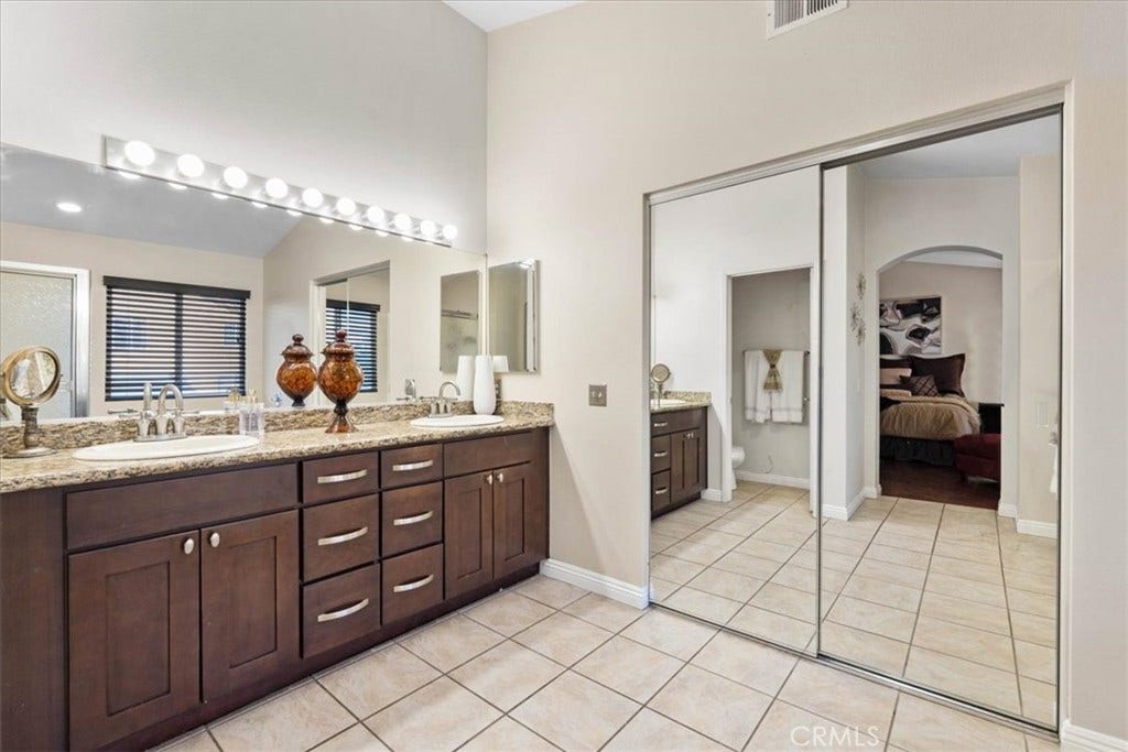 15590 Eastwind, Fontana, CA 92336 Primary Bathroom
