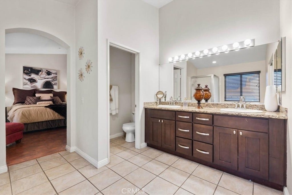 15590 Eastwind, Fontana, CA 92336 Primary Bathroom