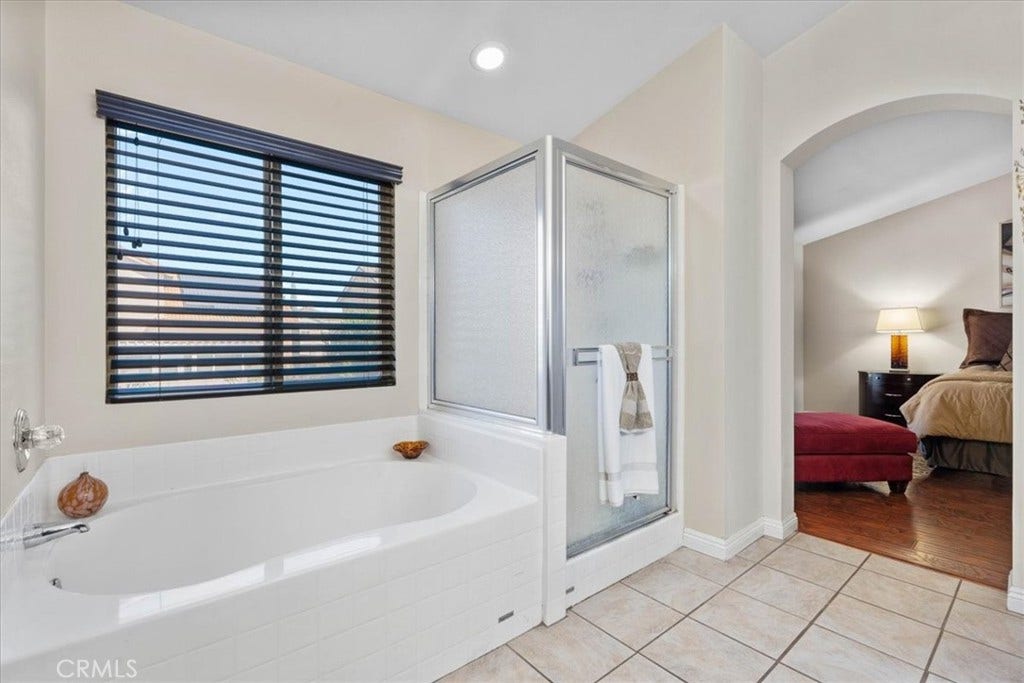 15590 Eastwind, Fontana, CA 92336 Primary Bathroom