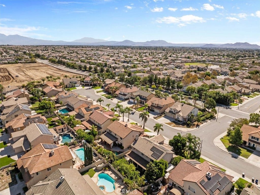 15590 Eastwind, Fontana, CA 92336 15590 Eastwind, Fontana, CA 92336