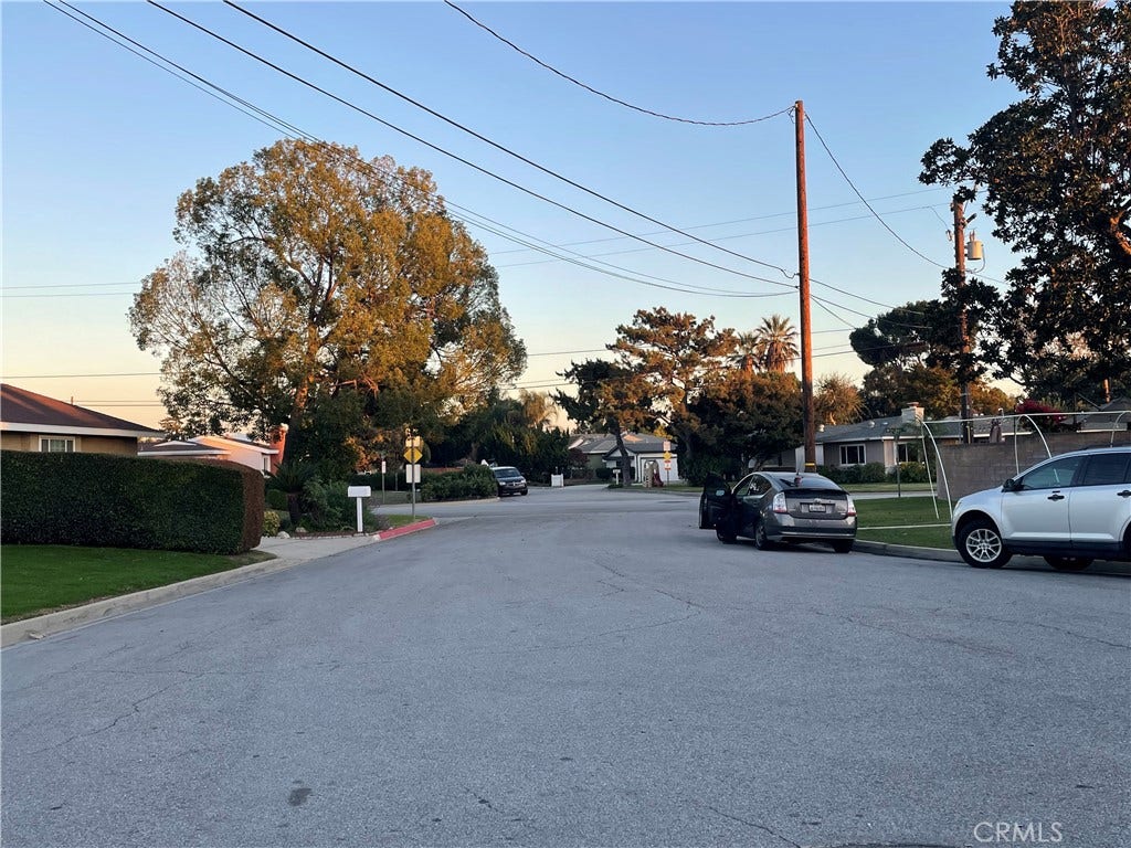 Street View of Cul De Sac