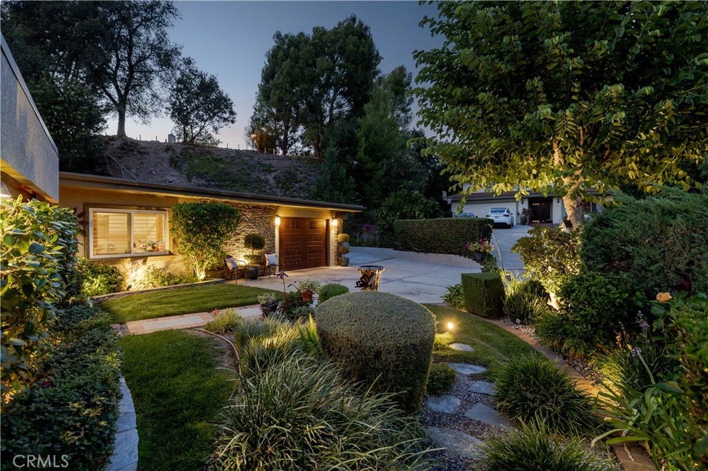 1107 Sandhurst Lane, La Verne, CA 91750