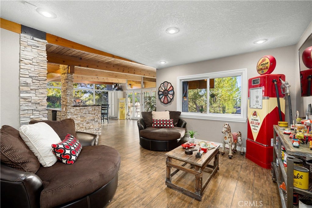 1107 Sandhurst Lane, La Verne, CA 91750
