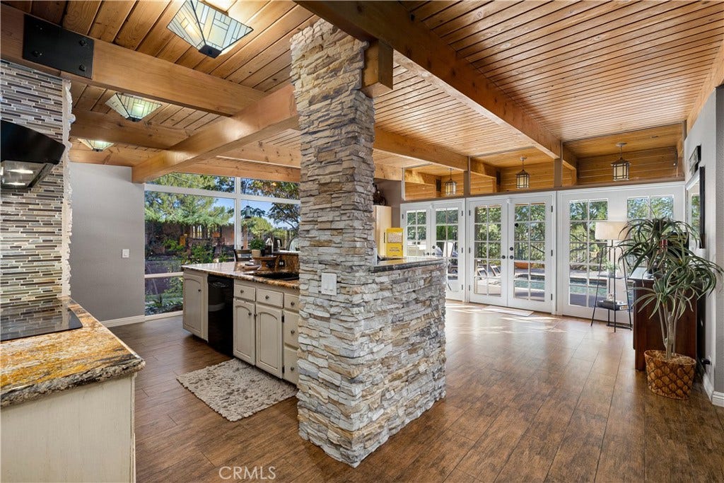 1107 Sandhurst Lane, La Verne, CA 91750