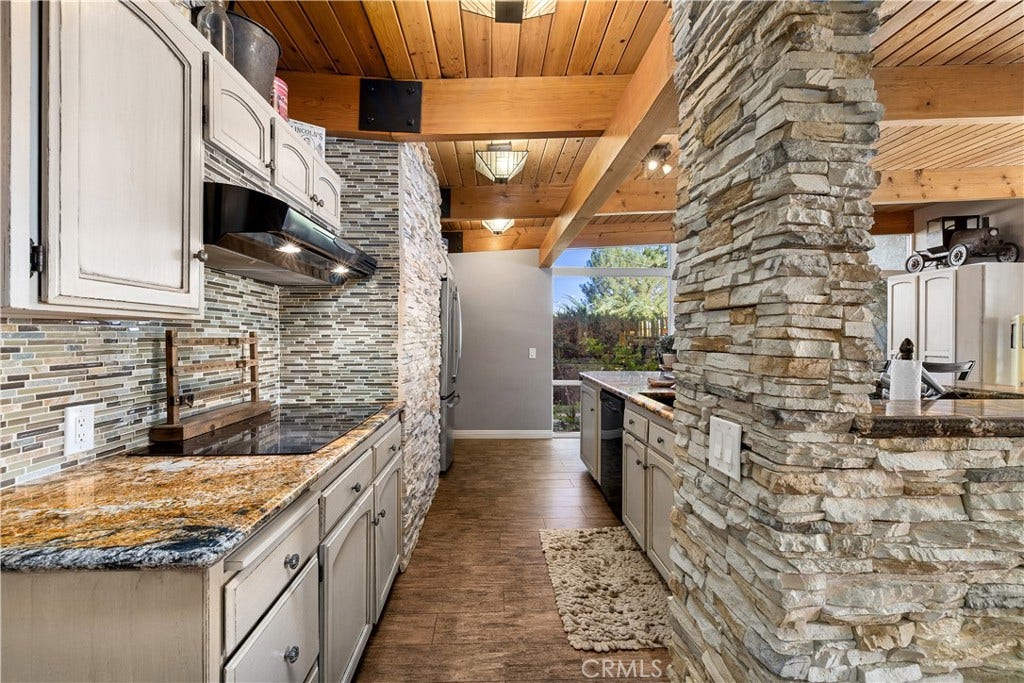 1107 Sandhurst Lane, La Verne, CA 91750