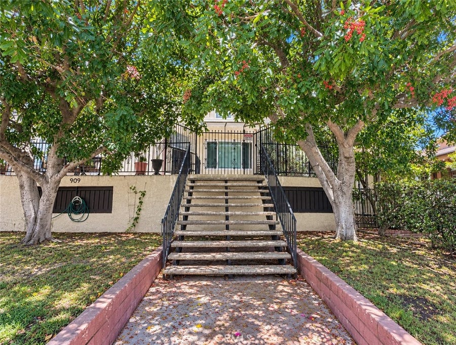 Property photo for 909 E Garfield, Glendale, CA
