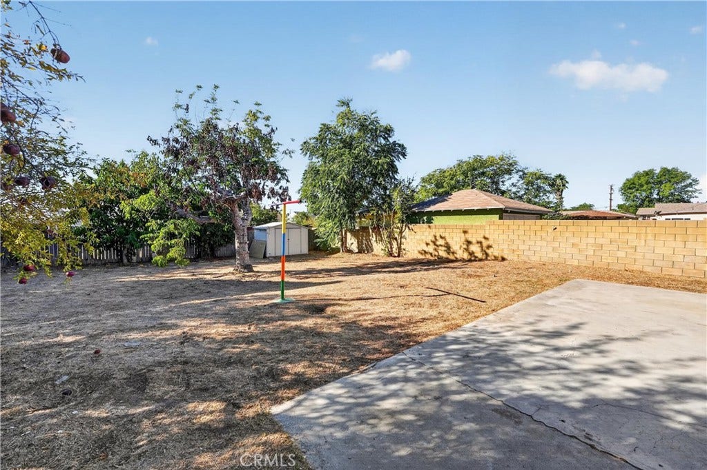 219 W Victoria, Rialto, CA 92376