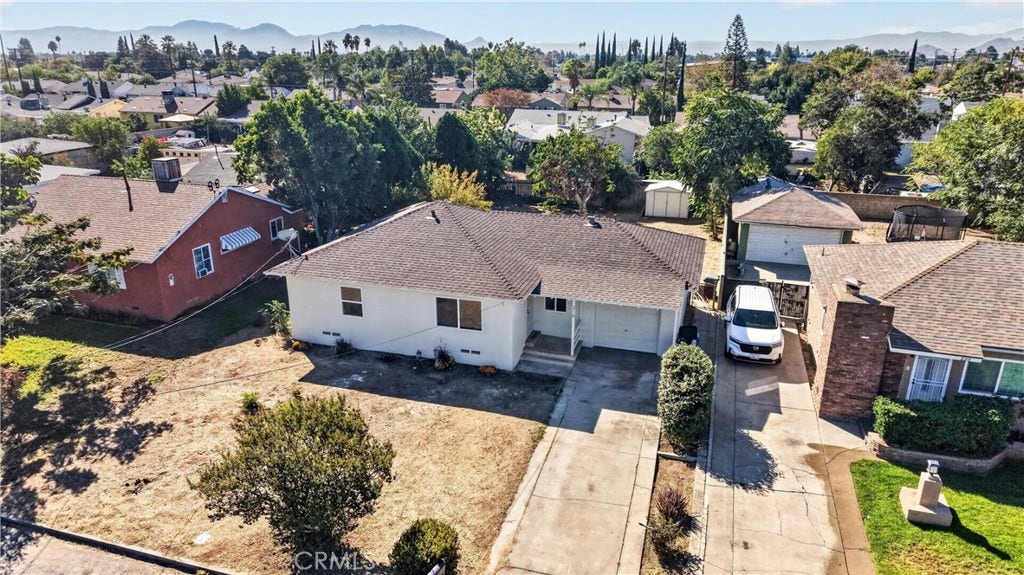 219 W Victoria, Rialto, CA 92376