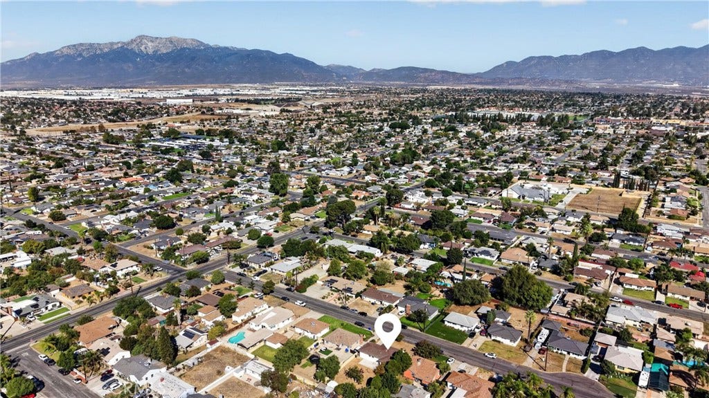 219 W Victoria, Rialto, CA 92376