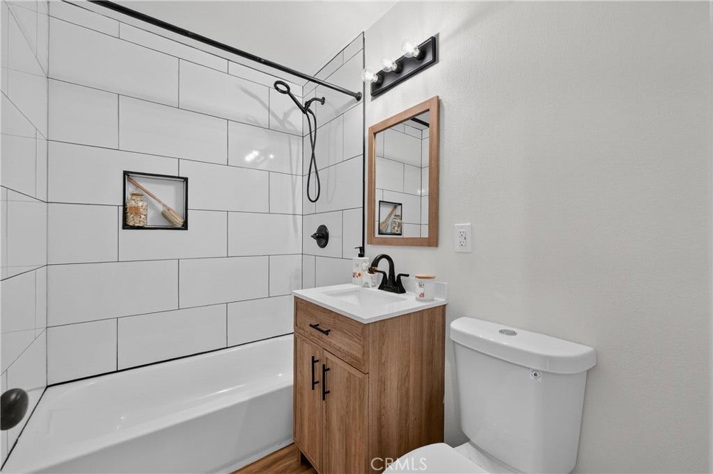 219 W Victoria, Rialto, CA 92376