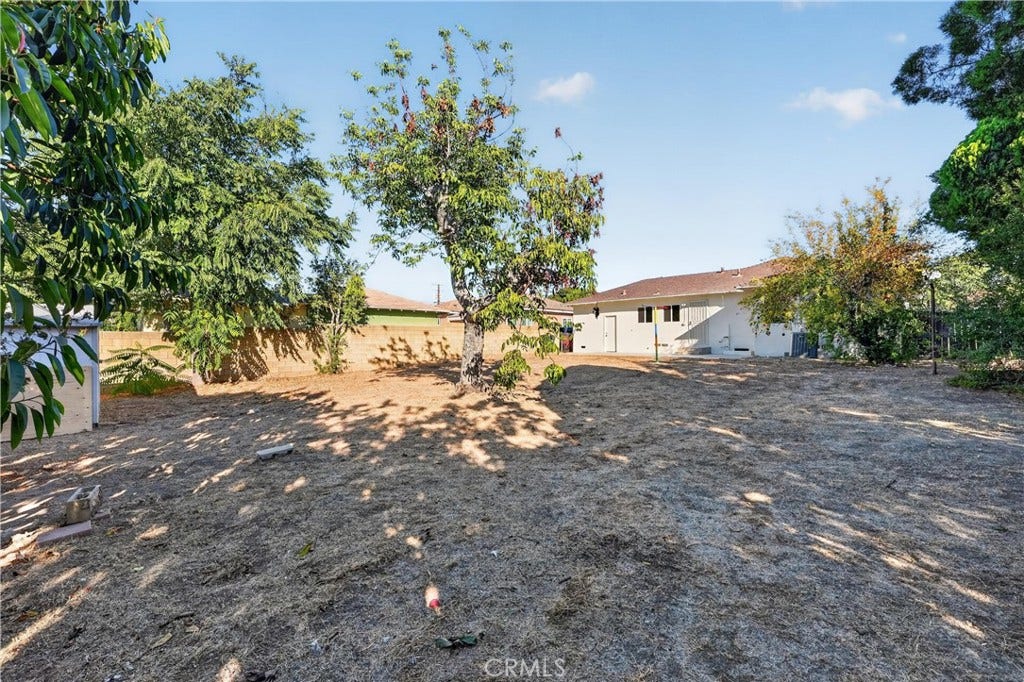 219 W Victoria, Rialto, CA 92376