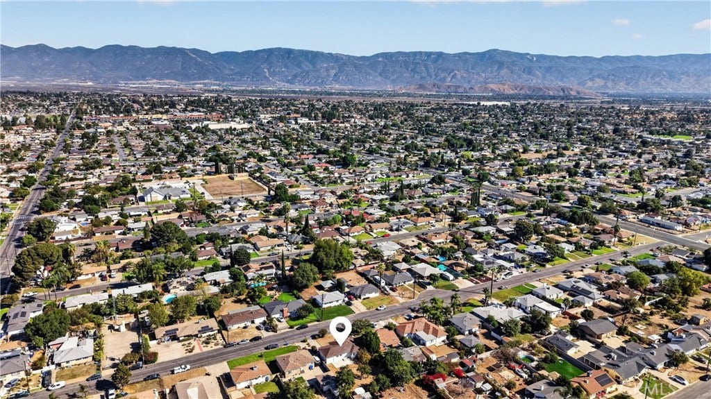 219 W Victoria, Rialto, CA 92376