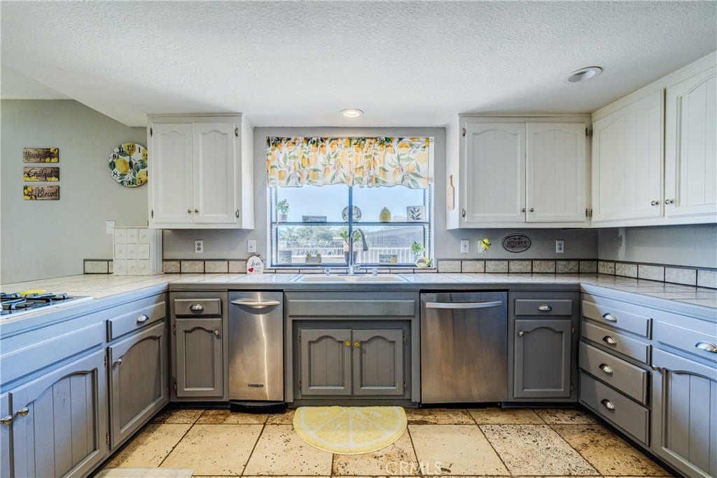6616 Landfair, Riverside, CA 92509 6616 Landfair, Riverside, CA 92509