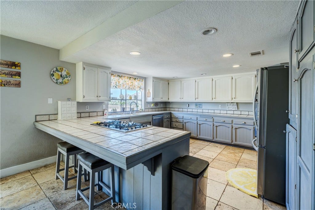 6616 Landfair, Riverside, CA 92509 6616 Landfair, Riverside, CA 92509