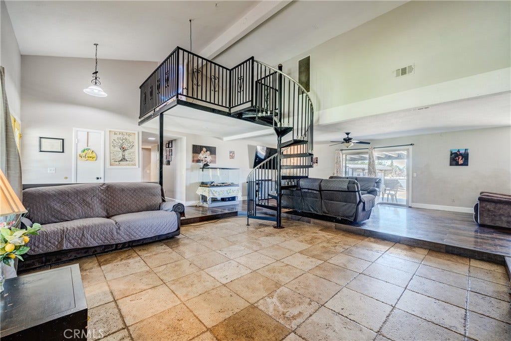 6616 Landfair, Riverside, CA 92509 Living area