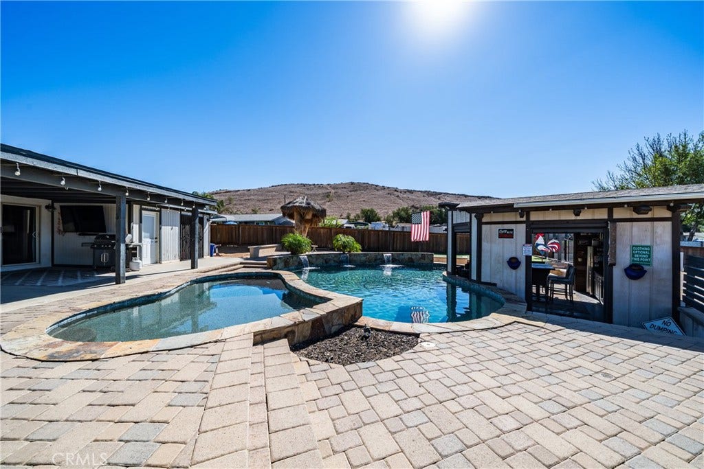 6616 Landfair, Riverside, CA 92509 6616 Landfair, Riverside, CA 92509