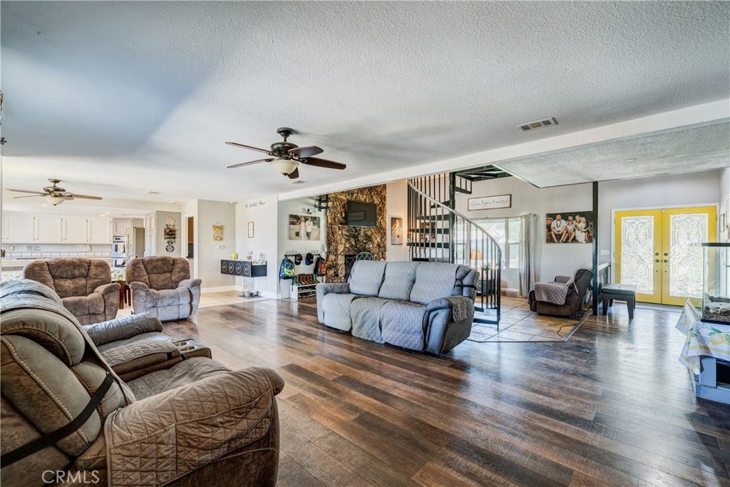 6616 Landfair, Riverside, CA 92509 6616 Landfair, Riverside, CA 92509