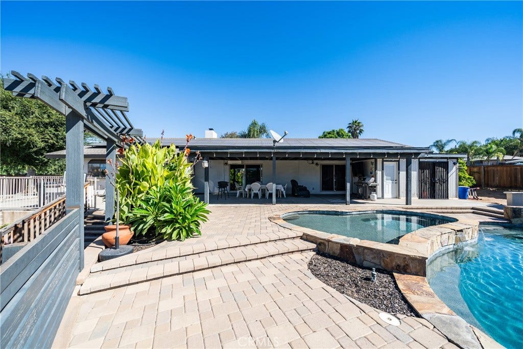 6616 Landfair, Riverside, CA 92509 6616 Landfair, Riverside, CA 92509