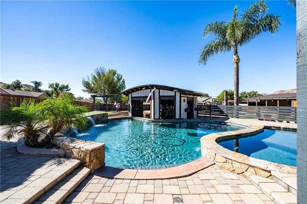 6616 Landfair, Riverside, CA 92509 6616 Landfair, Riverside, CA 92509