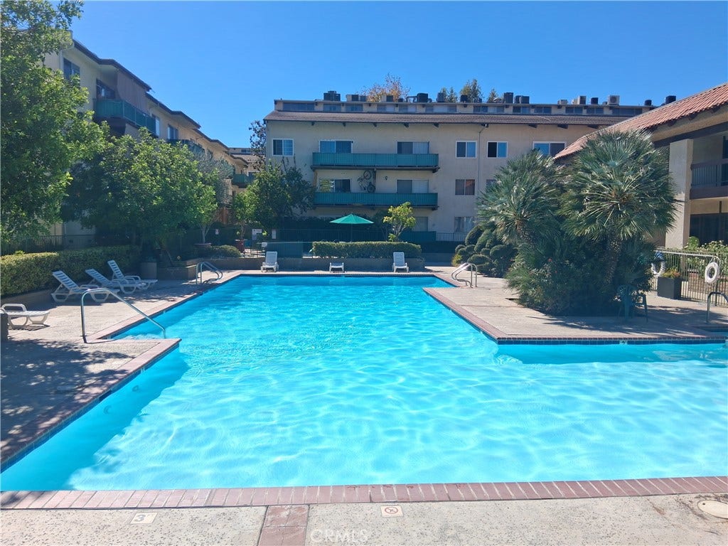 5640 WHITE OAK Avenue, #C216, Encino, CA 91316 5640 WHITE OAK Avenue, #C216, Encino, CA 91316